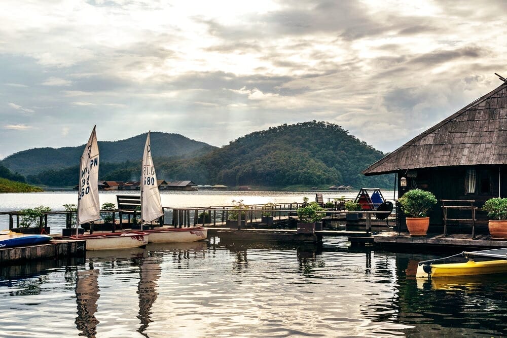 Floating House : Mae Ngat Dam